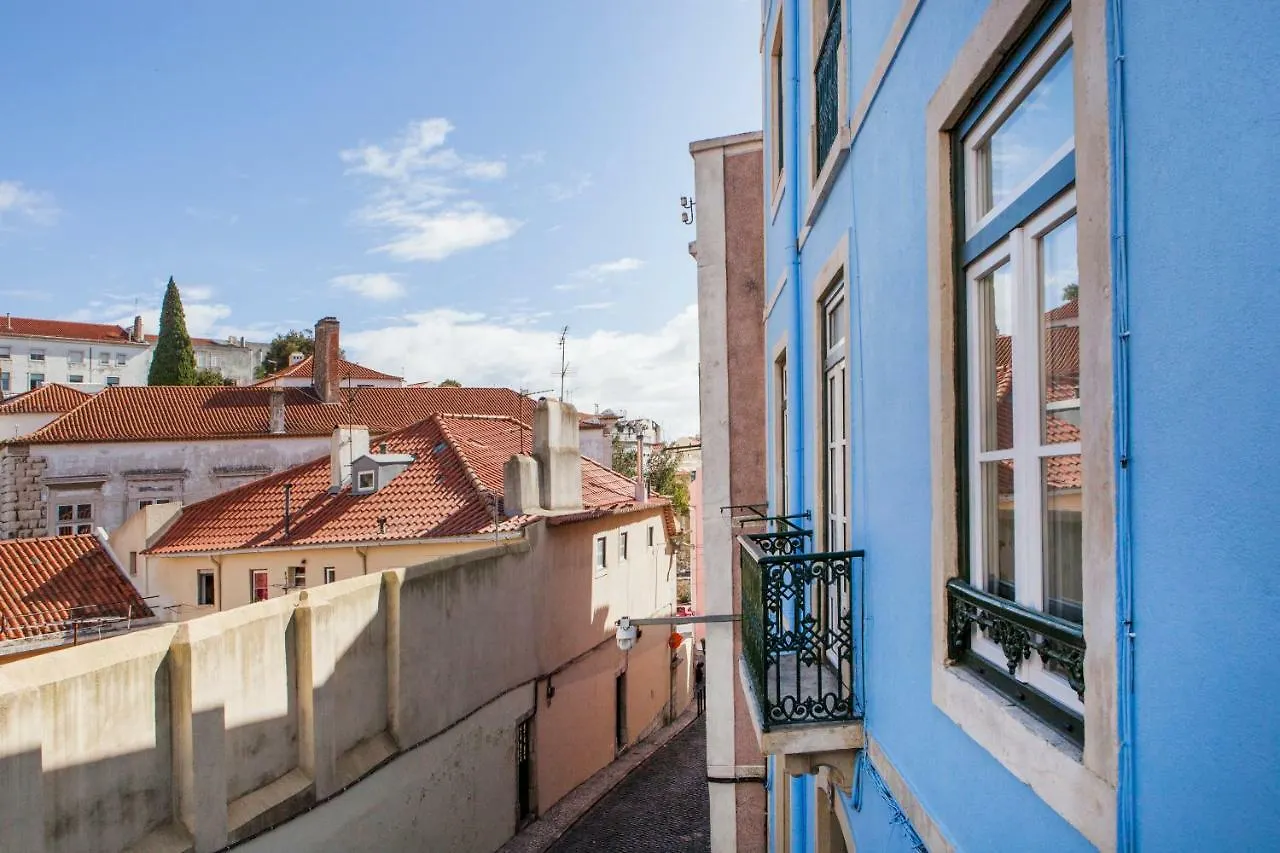 Alfama Castle View: Historic 3-Bedroom with Balcony Lisbon