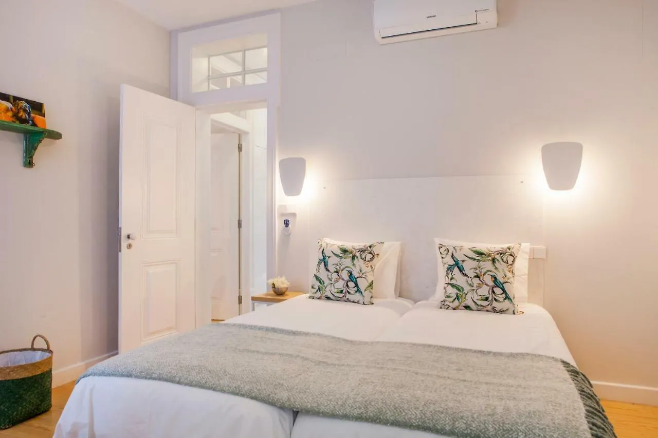 Alfama Castle View: Historic 3-Bedroom with Balcony Lisbon 0*,  Portugal