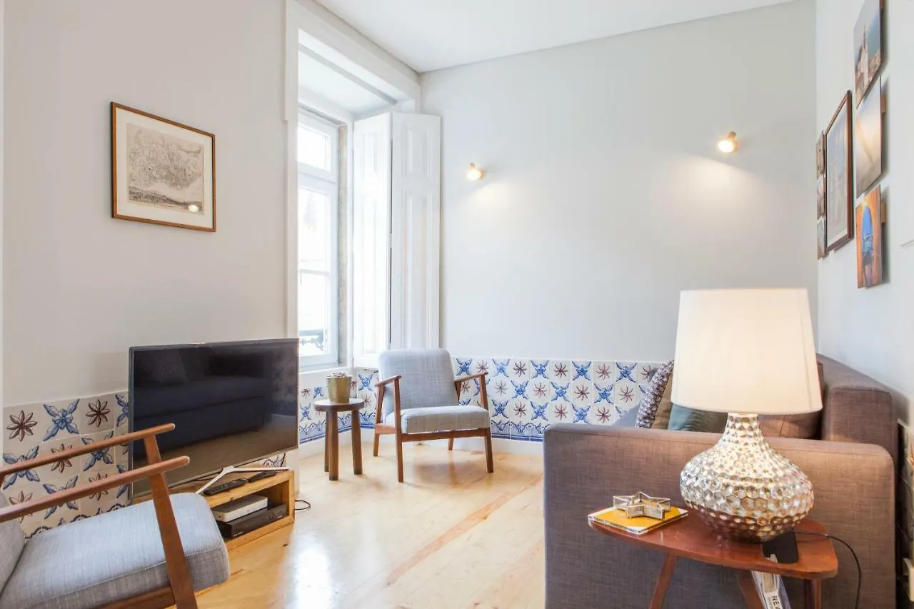 Alfama Castle View: Historic 3-Bedroom with Balcony Lisbon Apartment