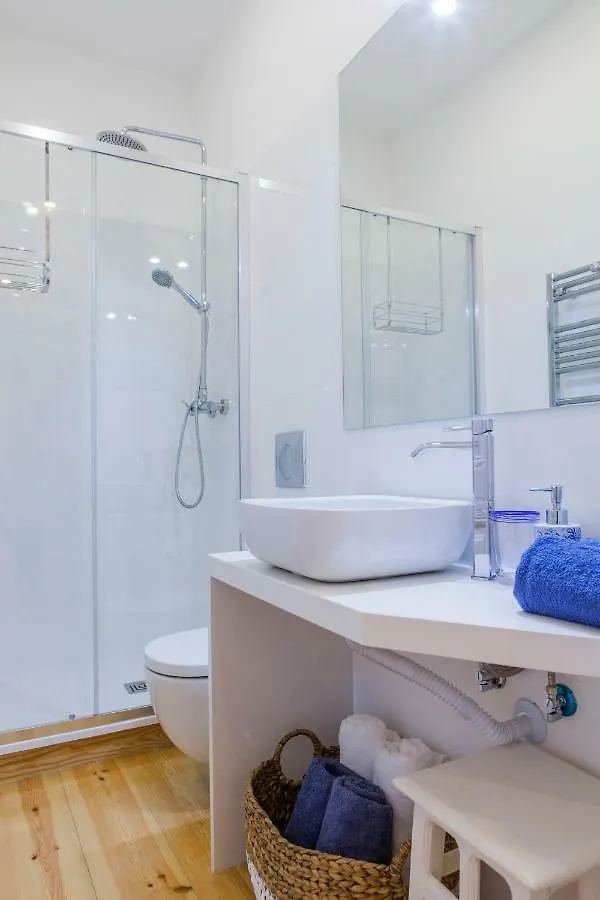 Apartment Alfama Castle View: Historic 3-Bedroom with Balcony Lisbon Portugal