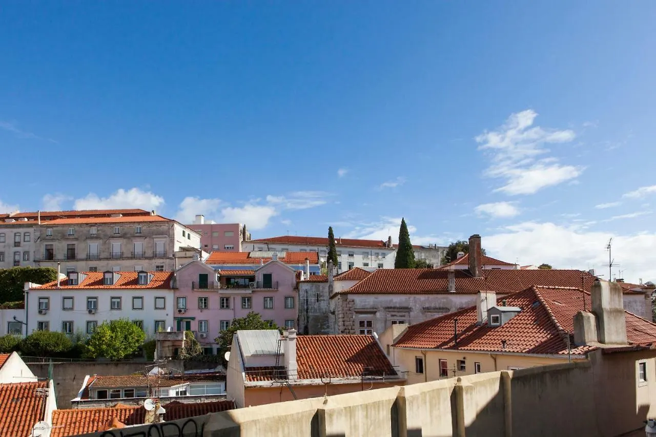 Apartment Alfama Castle View: Historic 3-Bedroom with Balcony Lisbon